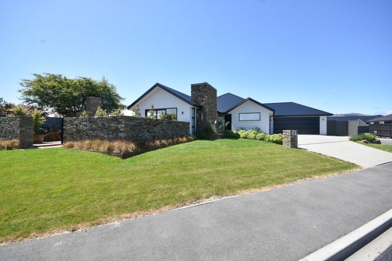 Photo of property in 18 Caledonia Drive, Mosgiel, 9024