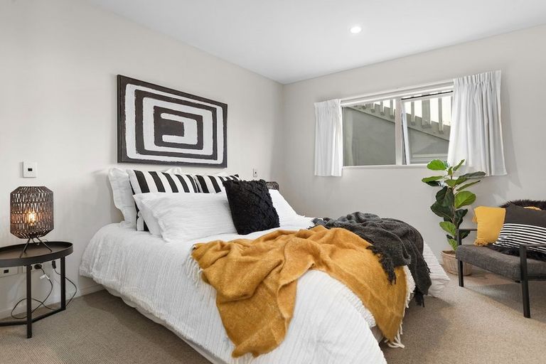 Photo of property in 36b Avalon Crescent, Fernhill, Queenstown, 9300