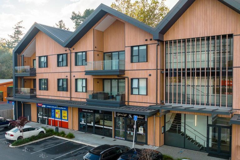 Photo of property in 34a Lake Street, Cambridge, 3434