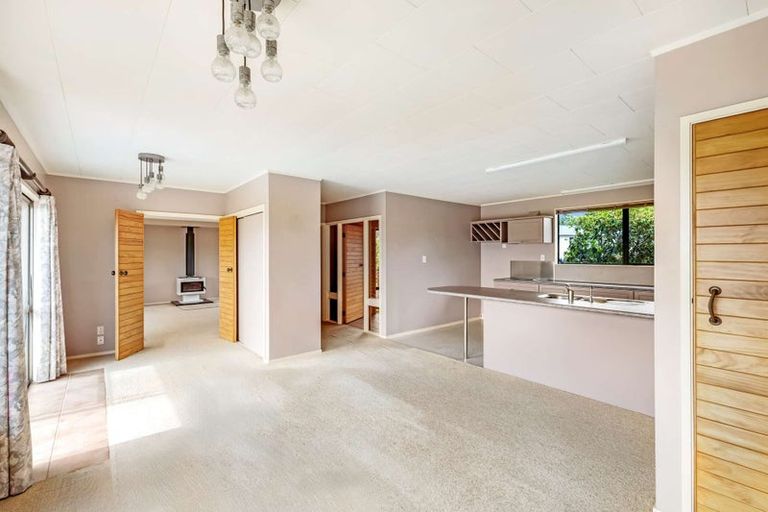 Photo of property in 114b Riversdale Drive, Merrilands, New Plymouth, 4312