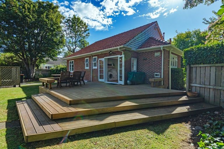 Photo of property in 76 Savage Crescent, West End, Palmerston North, 4412