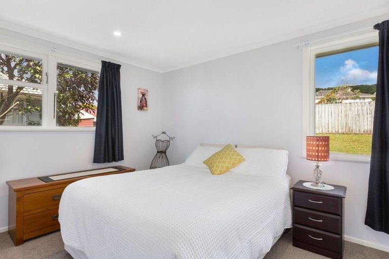 Photo of property in 91 Rangituhi Crescent, Takapuwahia, Porirua, 5022