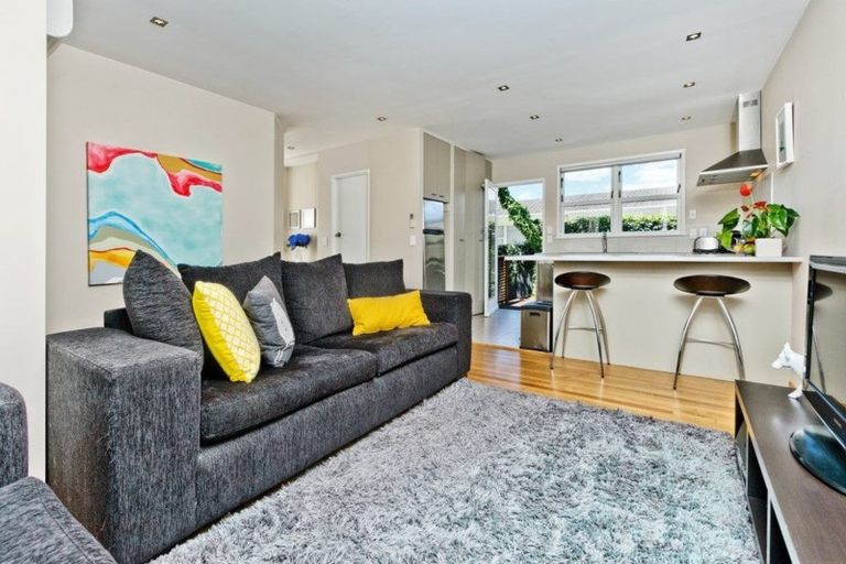 Photo of property in 4/106 Nile Road, Milford, Auckland, 0620