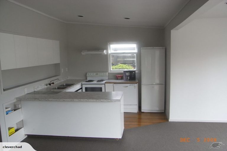 Photo of property in 2/21 Omana Road, Milford, Auckland, 0620