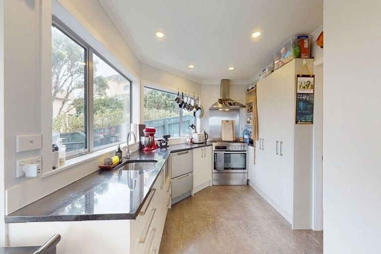 Photo of property in 15 Monteith Grove, Brooklyn, Wellington, 6021