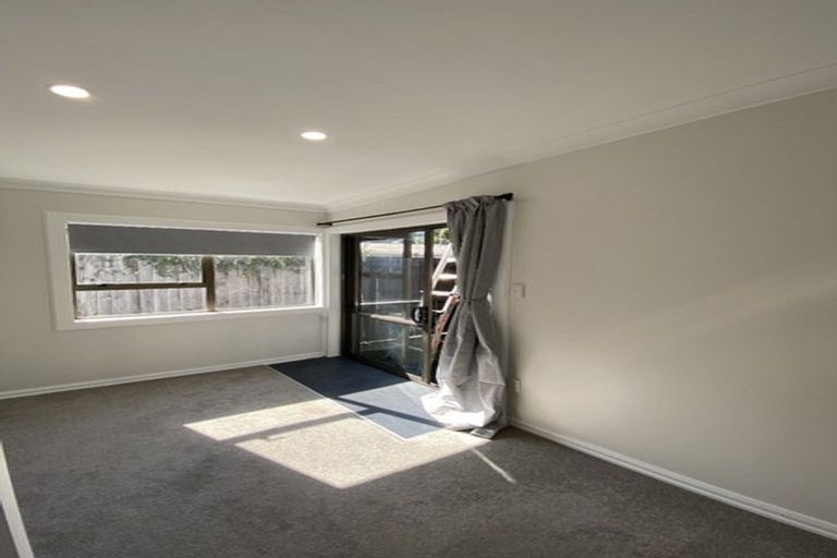 Photo of property in 14 Evans Road, Weymouth, Auckland, 2103