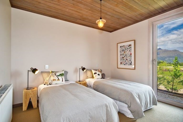 Photo of property in 5 Flynn Lane, Arrowtown, 9302