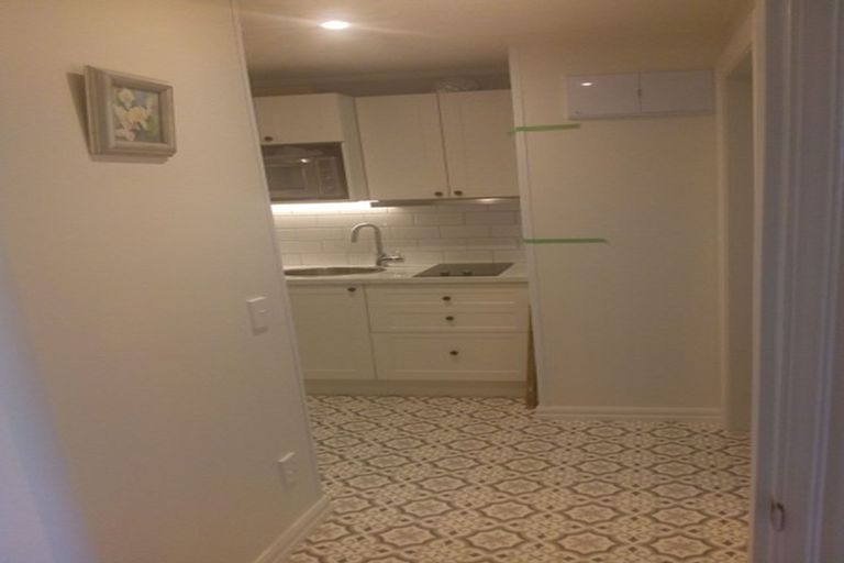 Photo of property in 28 Talavera Terrace, Kelburn, Wellington, 6012