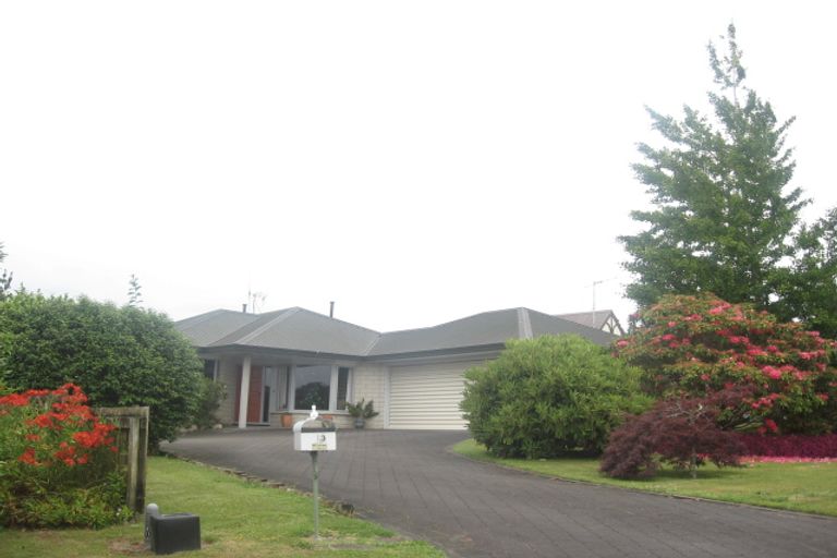 Photo of property in 13 Randell Place, Te Puke, 3119
