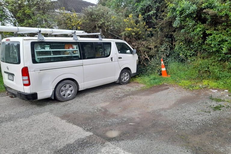 Photo of property in 88 Newlands Road, Newlands, Wellington, 6037