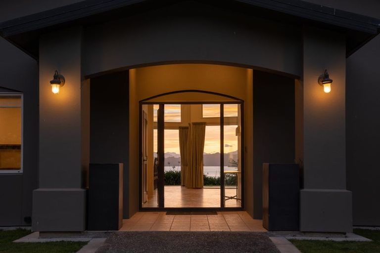 Photo of property in 5564 Kenepuru Road, Waitaria Bay, Picton, 7282