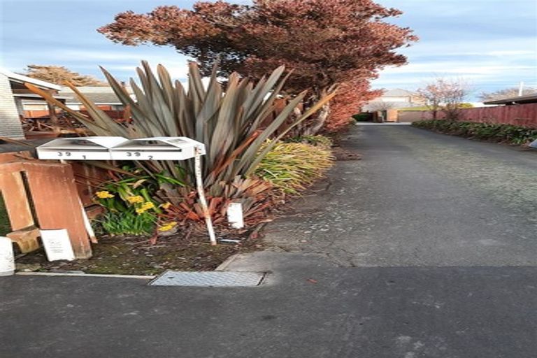Photo of property in 1/39 Solomon Avenue, Redwood, Christchurch, 8051