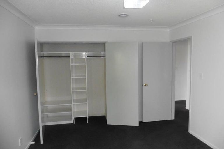 Photo of property in 39 Kirrie Avenue, Te Atatu South, Auckland, 0610