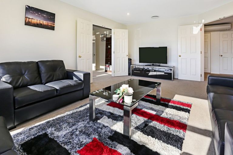 Photo of property in 43 Navigation Drive, Whitby, Porirua, 5024