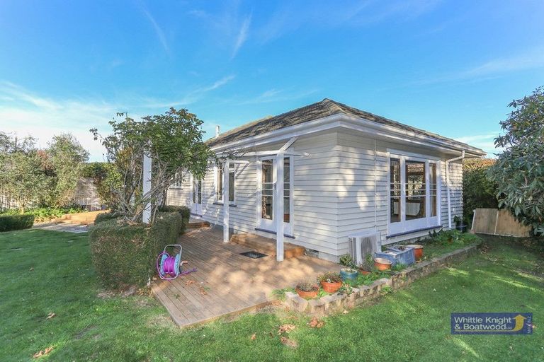 Photo of property in 6 Verran Place, Fendalton, Christchurch, 8052