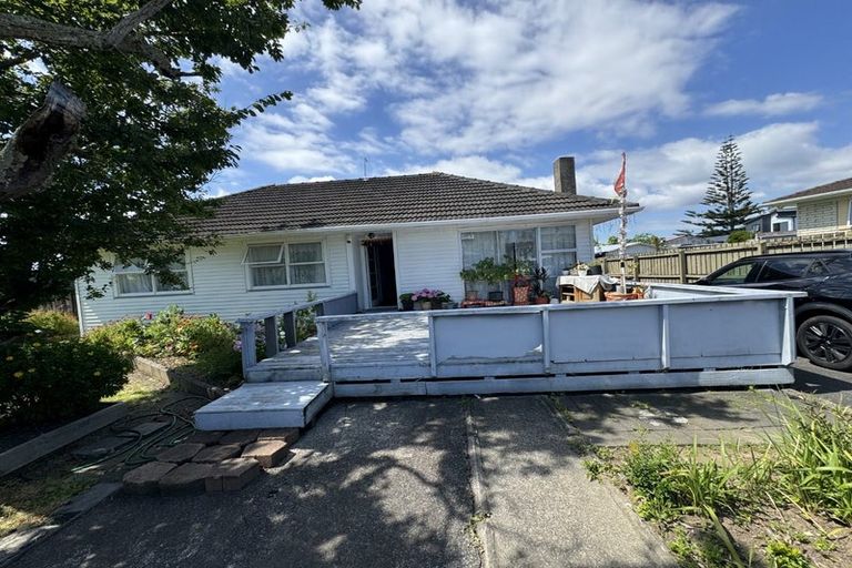 Photo of property in 10 Raglan Street, Mangere East, Auckland, 2024