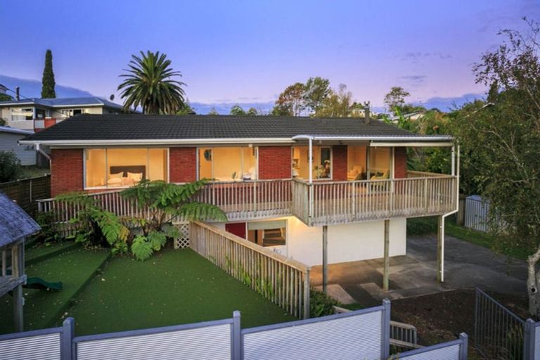 Photo of property in 4 Sudan Avenue, Milford, Auckland, 0620