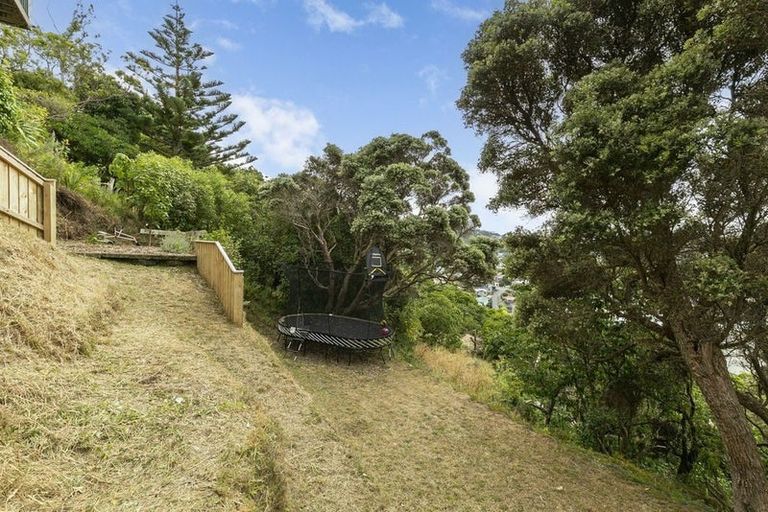 Photo of property in 22 Waiwera Crescent, Maupuia, Wellington, 6022