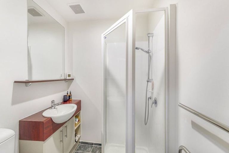 Photo of property in Atrium Towers, 2b/154 The Terrace, Wellington Central, Wellington, 6011