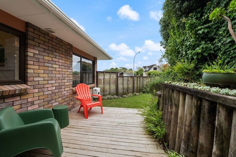 Photo of property in 4 Ruskin Place, Westown, New Plymouth, 4310