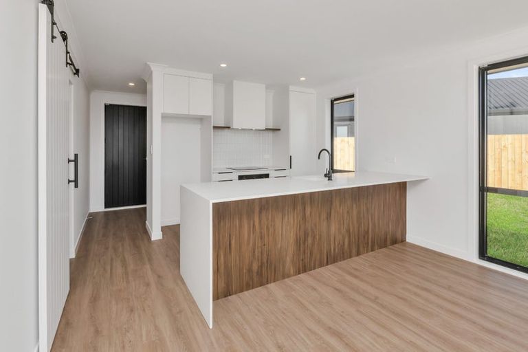 Photo of property in 8 Taurangawaka Road, One Tree Point, 0118