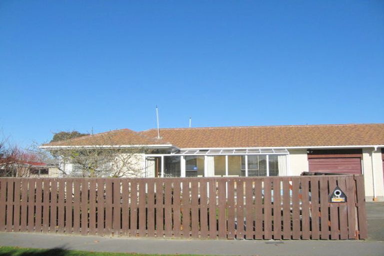 Photo of property in 2/24 Thompsons Road, Belfast, Christchurch, 8051