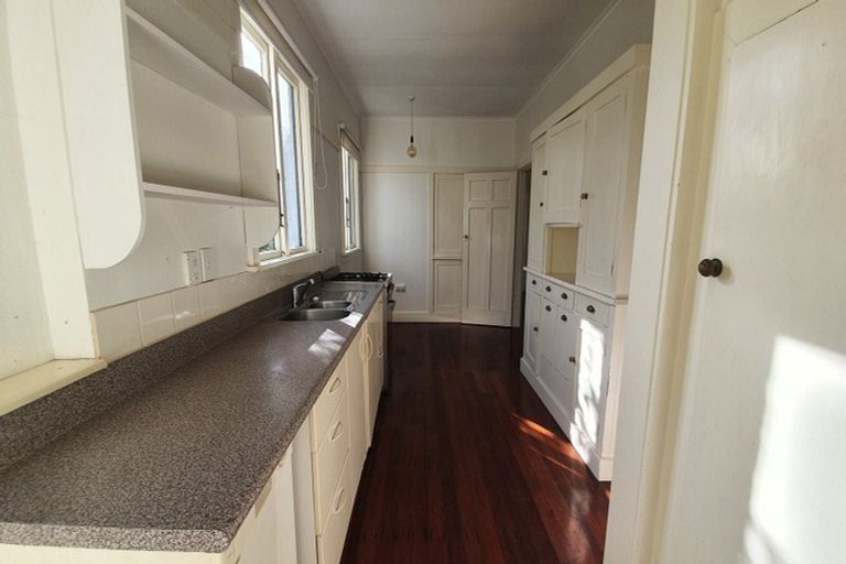 Photo of property in 1/56 Beresford Street, Bayswater, Auckland, 0622