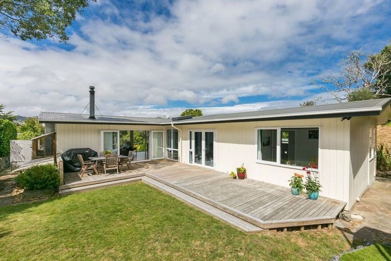 Photo of property in 10 Goddard Grove, Churton Park, Wellington, 6037