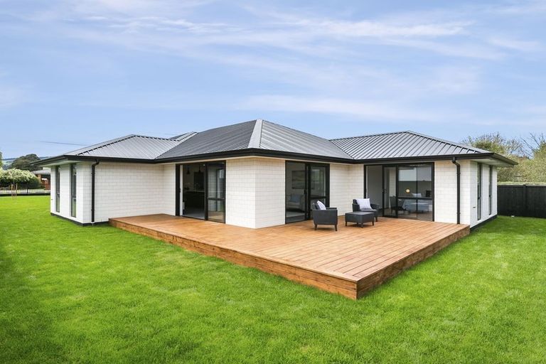 Photo of property in 141 Wingatui Road, Mosgiel, 9024