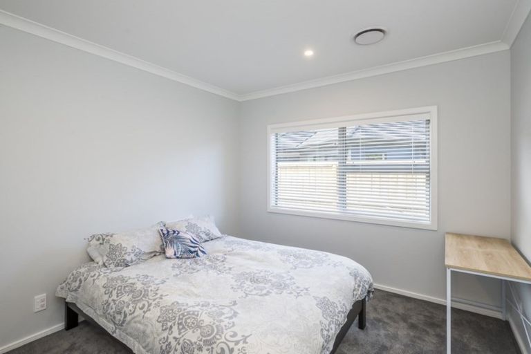 Photo of property in 2 Stoneleigh Grove, Paraparaumu, 5032