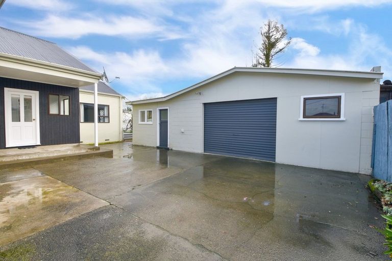 Photo of property in 4 Mckenzie Terrace, Carterton, 5713