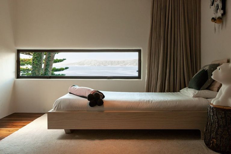 Photo of property in 3 Maramanui Way, Karaka Bays, Wellington, 6022