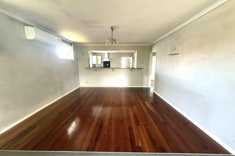 Photo of property in 64 Golf Road, New Lynn, Auckland, 0600