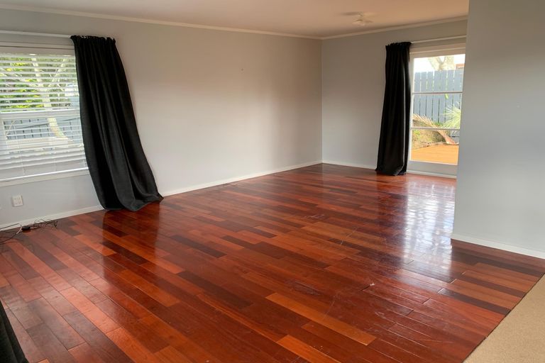 Photo of property in 2/112 Ennis Avenue, Pakuranga Heights, Auckland, 2010