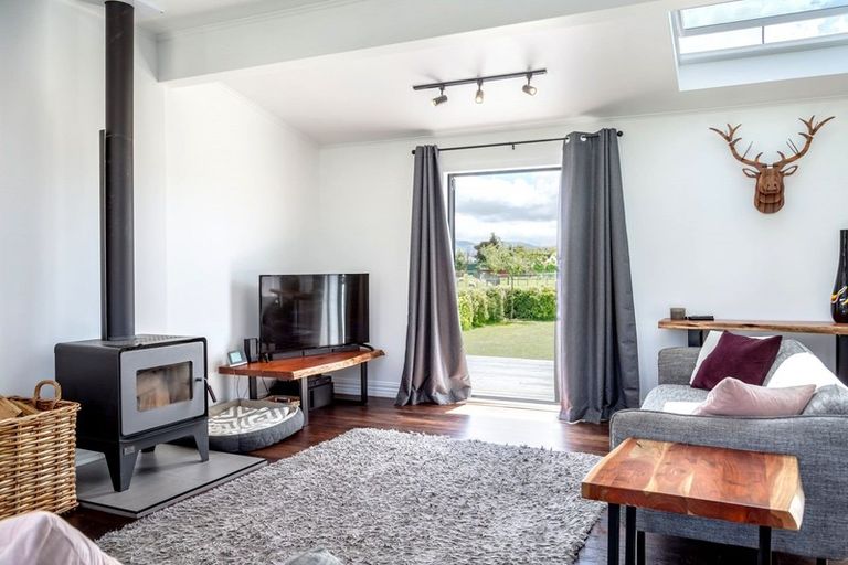 Photo of property in 32 Otawa Drive, West Taratahi, Masterton, 5887