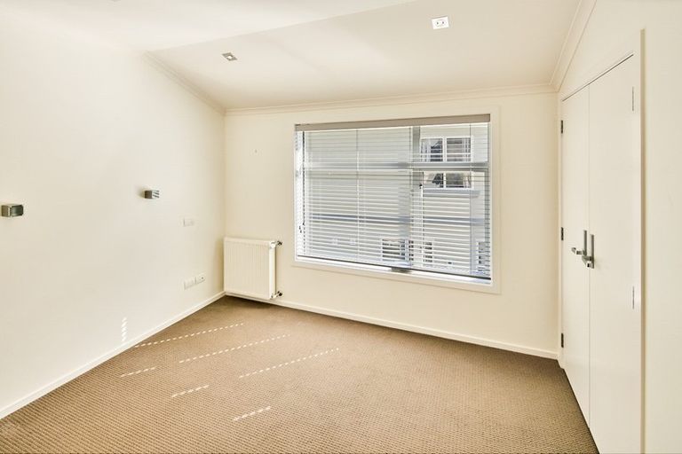 Photo of property in 12a Glenmore Street, Thorndon, Wellington, 6011