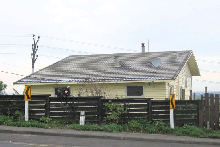 Photo of property in 1/69 Don Buck Road, Massey, Auckland, 0614