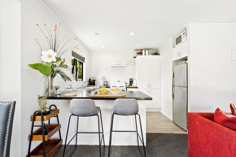 Photo of property in Peninsula Primary School, 61 Wharf Road, Te Atatu Peninsula, Auckland, 0610