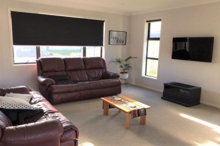 Photo of property in 10 Harding Drive, Papamoa Beach, Papamoa, 3118