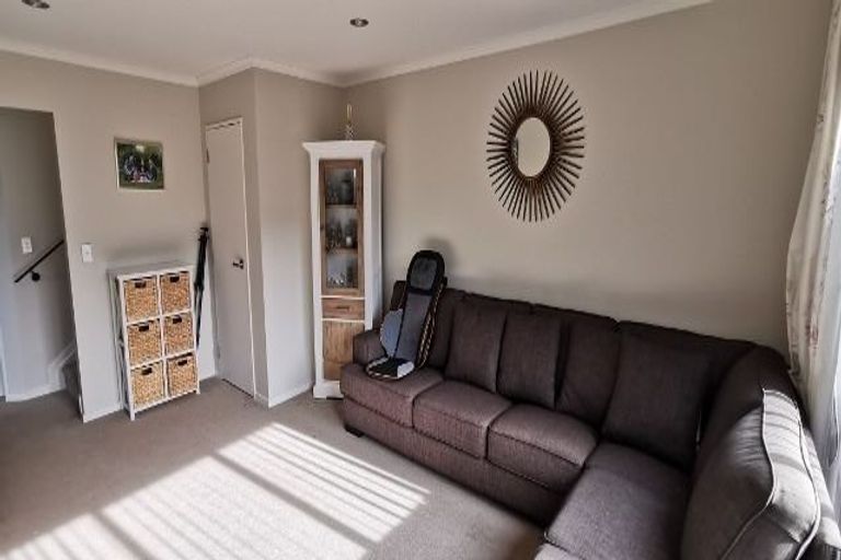 Photo of property in 45 Bradnor Meadows Drive, Swanson, Auckland, 0612