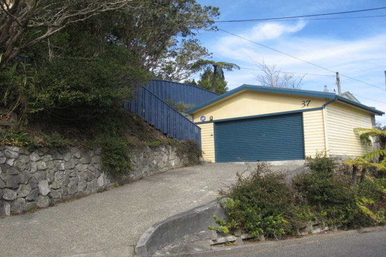Photo of property in 37 Versailles Street, Karori, Wellington, 6012