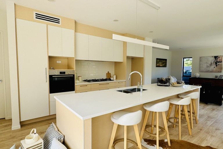 Photo of property in 72 Arran Drive, Orewa, 0931