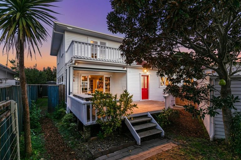 Photo of property in 1/42 Toroa Street, Torbay, Auckland, 0630