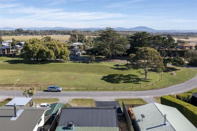 Photo of property in 28 Rotten Row, Waikuku Beach, 7473