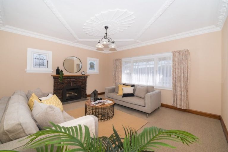 Photo of property in 42 Dahlia Street, Palmerston North, 4410