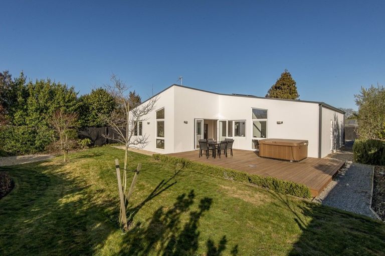 Photo of property in 24 Fovant Street, Russley, Christchurch, 8042