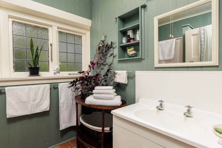 Photo of property in 4 Exeter Street, Waimate, 7924