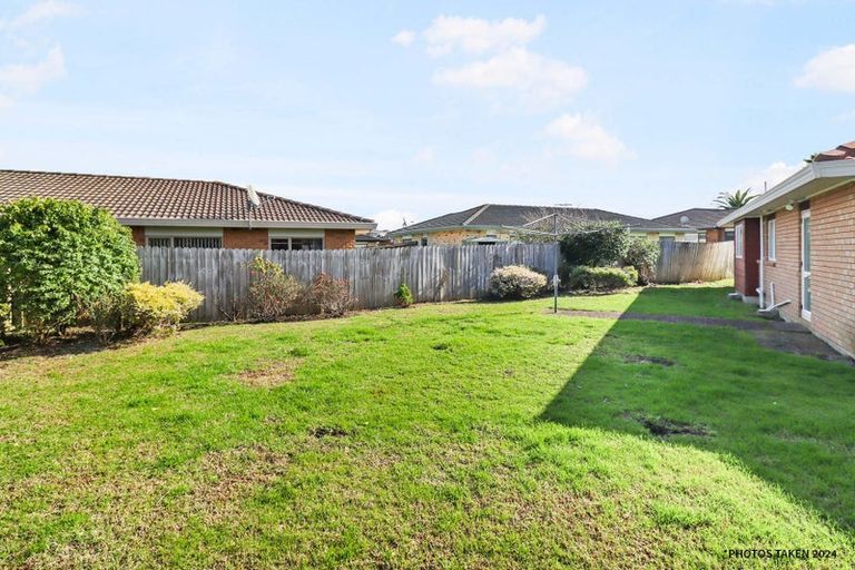 Photo of property in 21 Martin Jugum Lane, Ranui, Auckland, 0612