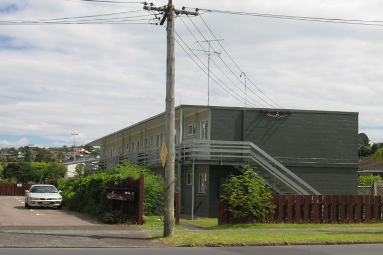 Photo of property in 1/764 Beach Road, Browns Bay, Auckland, 0630