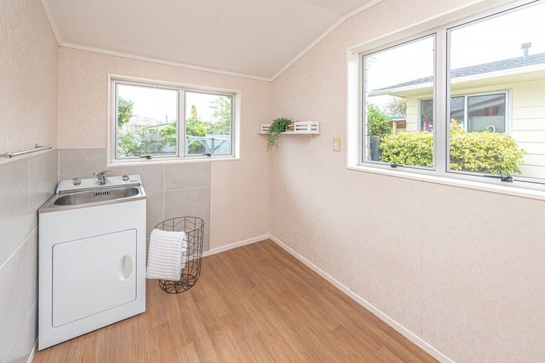 Photo of property in 43 Exeter Crescent, Springvale, Whanganui, 4501